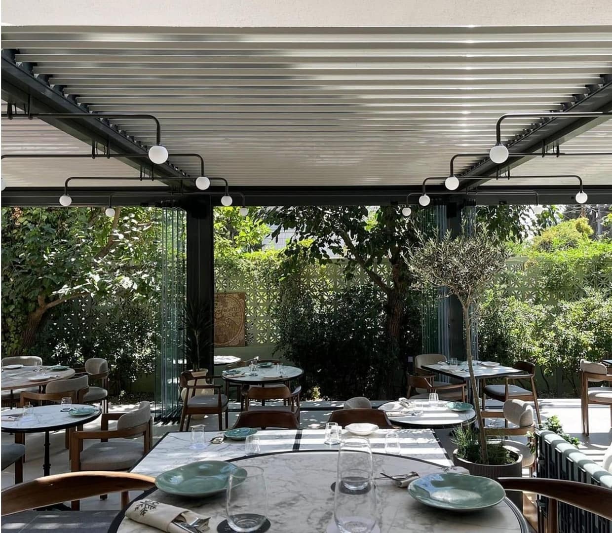 pérgola Bioclimática restaurante pérgolas Bioclimáticas restaurante ¿Quiénes somos?